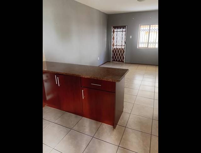 2 BEDROOM PROPERTY TO RENT IN HESTEAPARK
